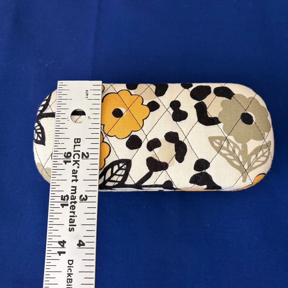Vera Bradley Quilted Sunglass Case / Eye Glass Case - Picture 6 of 8